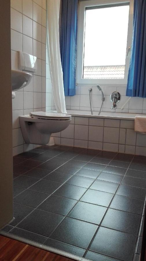 Hotel Restaurant Hirsch Schmiechen エクステリア 写真